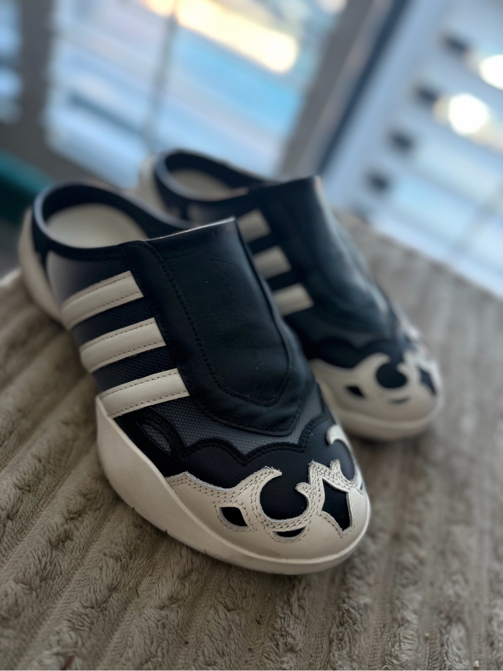 Adidas Y-3 Regu Mule - Picture 2 of 2